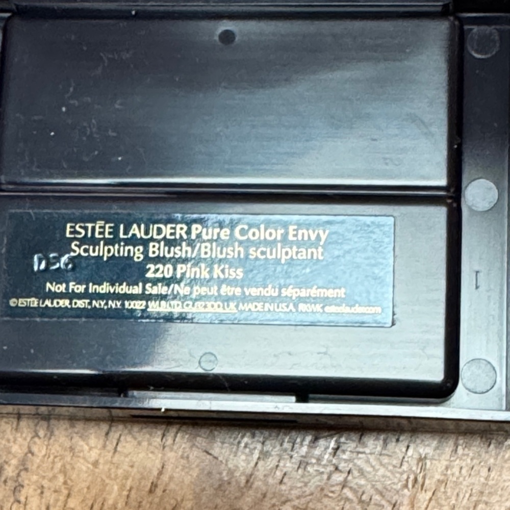 Estee Lauder Blush Set with Red and Pink Shades with lipstick and bag - Picture 6 of 15